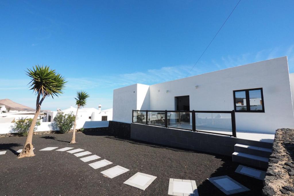 Private Apartment With Mountain And Sea Views, La Asomada, Lanzarote Tías Eksteriør billede