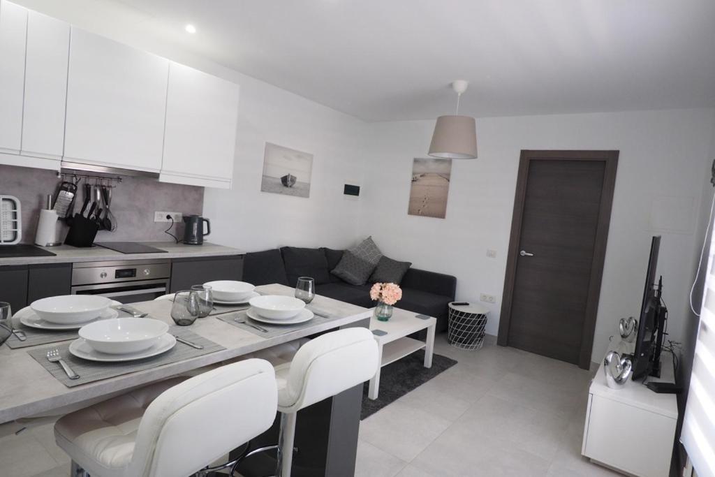 Private Apartment With Mountain And Sea Views, La Asomada, Lanzarote Tías Eksteriør billede
